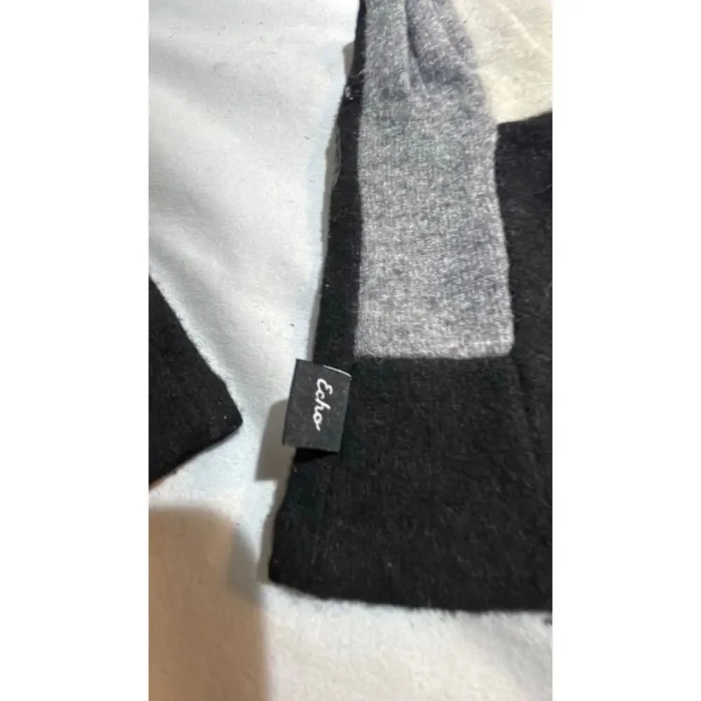 Echo Colorblock Wool Blend Gloves Womens